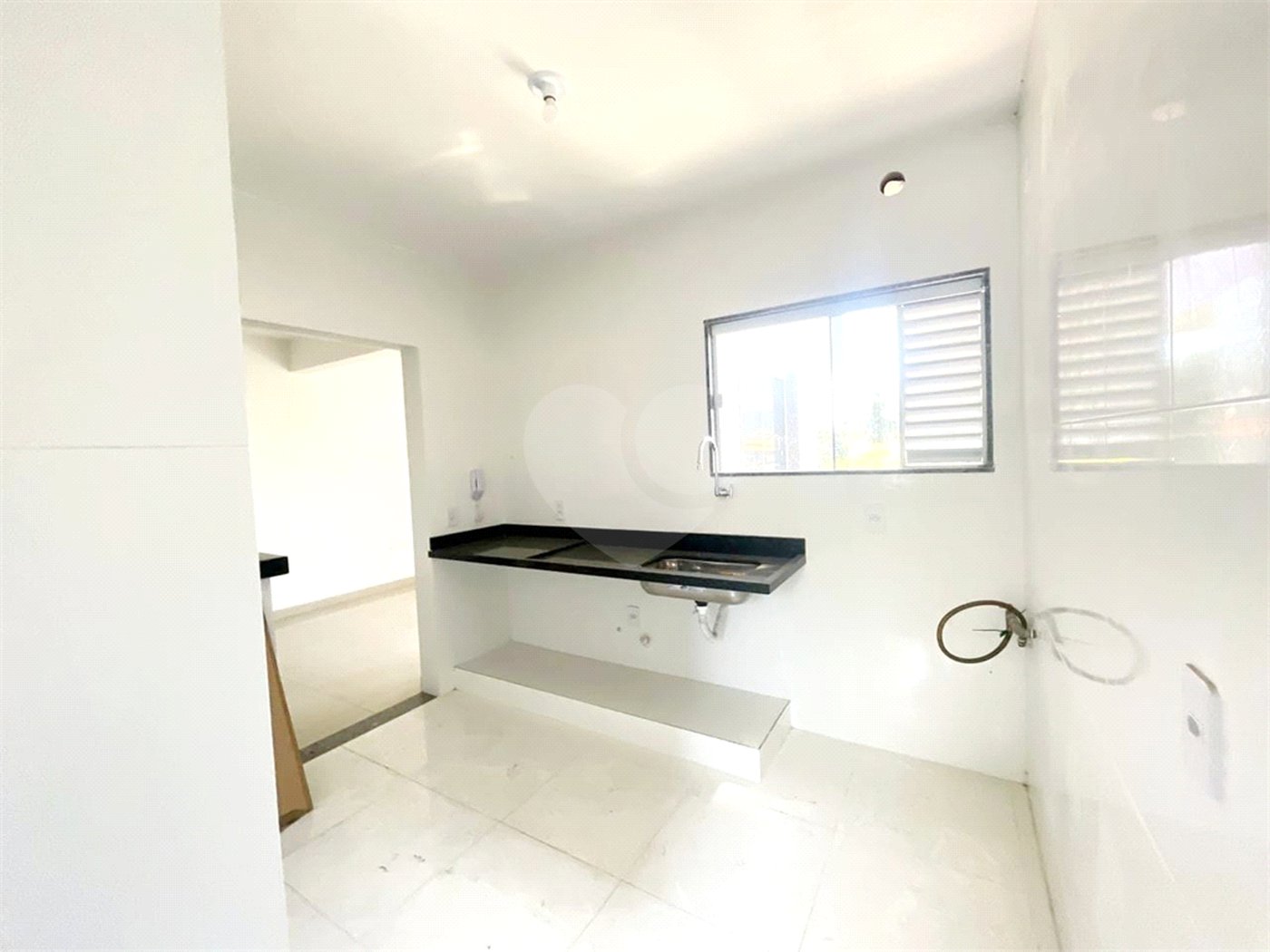 Apartamento à venda com 2 quartos, sendo 1 suíte, em Fluminense, São Pedro da Aldeia, RJ