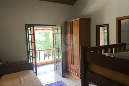 Casa à venda com 3 suítes no condomínio Granja Verediana, Ibiúna - SP