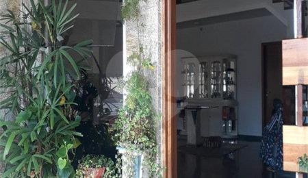 Sobrado à venda com 4 quartos, sendo 3 suítes,  em Vila Mazzei, São Paulo, SP