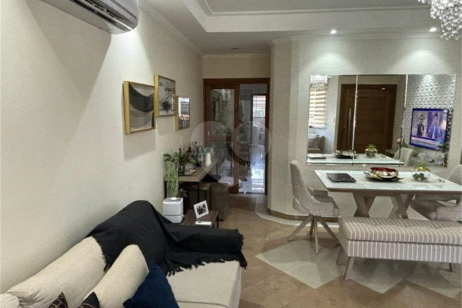 Sobrado à venda com 4 quartos, sendo 1 suíte, em Vila Floresta, Santo André, SP