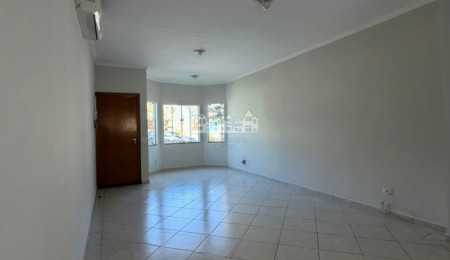 Casa à venda com 3 quartos, sendo 1 suíte, no condomínio Bella Vita, Atibaia - SP