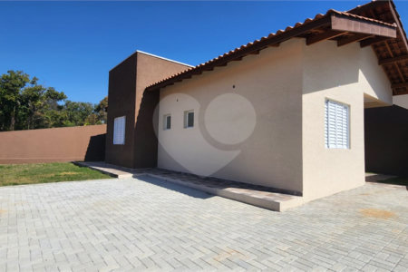 Casa para alugar com 2 suítes no condomínio Vilagio, Atibaia - SP