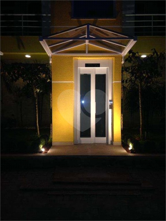 Casa à venda com 3 quartos, sendo 2 suítes, no condomínio Residencial Vegas, São Paulo - SP