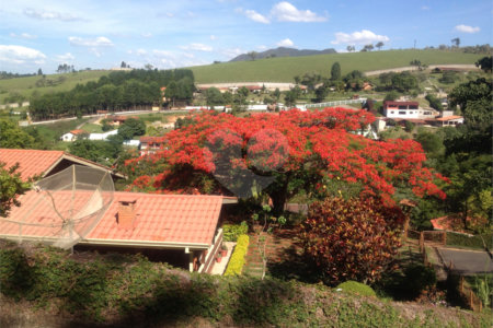 Chácara à venda com 2 quartos, sendo 1 suíte, no Centro, Araçariguama, SP