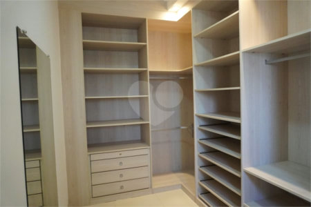 Casa para alugar com 4 quartos, sendo 2 suítes, no condomínio Mont Serrat, Salto - SP