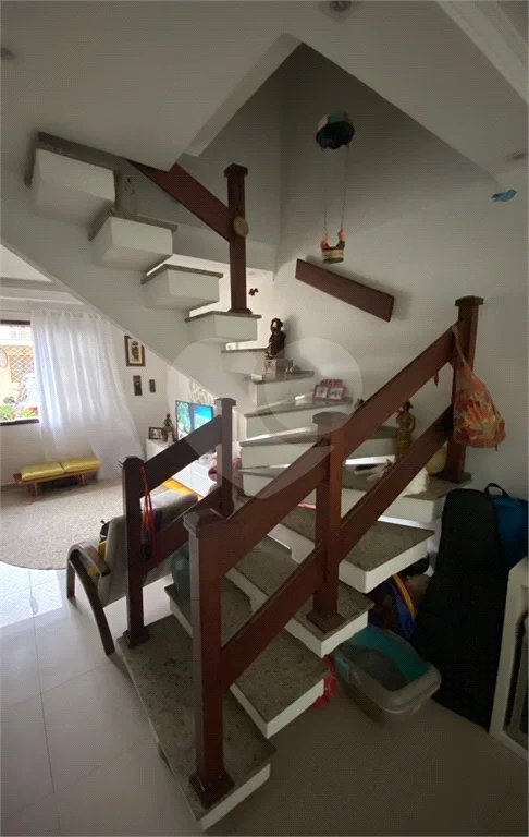 Casa à venda com 3 quartos, sendo 1 suíte, no condomínio Residencial Santa Teresinha, São Paulo - SP