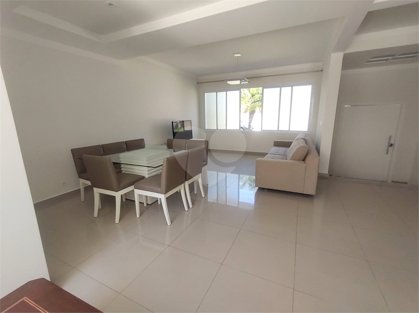 Casa à venda com 3 suítes no condomínio Villaggio Capriccio, Louveira - SP