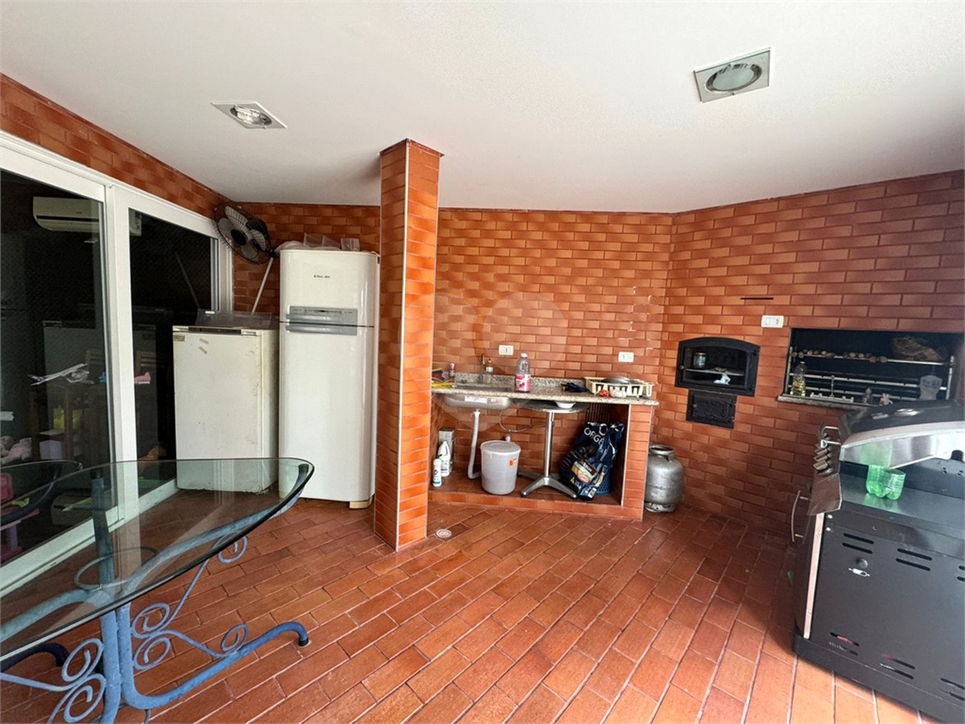Casa à venda com 6 suítes no condomínio Arujá V, Arujá - SP