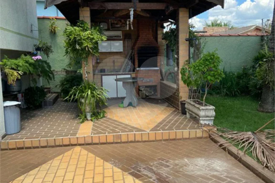 CASA À VENDA COM 3 SUITES CHACARA NAZARETH CENTRO PIRACICABA