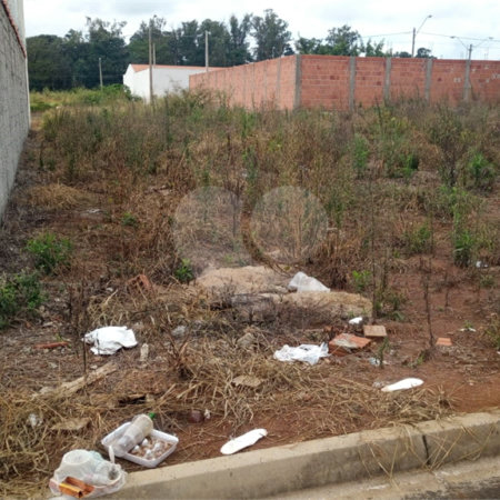 Lote no Jardim do Bosque, aceita financiamento ou aquisição de terreno e construção .