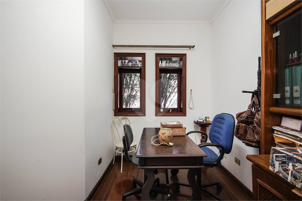 Casa à venda com 4 quartos, sendo 3 suítes, em City América, São Paulo, SP