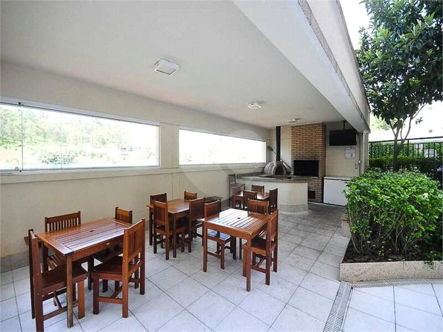 Apartamento à venda com 3 quartos, sendo 1 suíte,  em Vila Andrade, São Paulo, SP