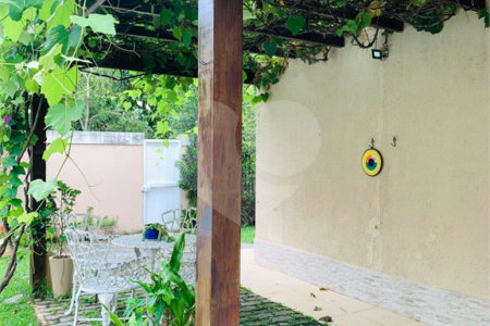 Casa à venda com 4 quartos, sendo 3 suítes, no condomínio Morada da Serra Residencial, Rio de Janeiro - RJ
