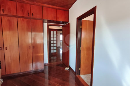 Casa à venda ou para alugar com 3 suítes no condomínio Estância Marambaia, Vinhedo - SP