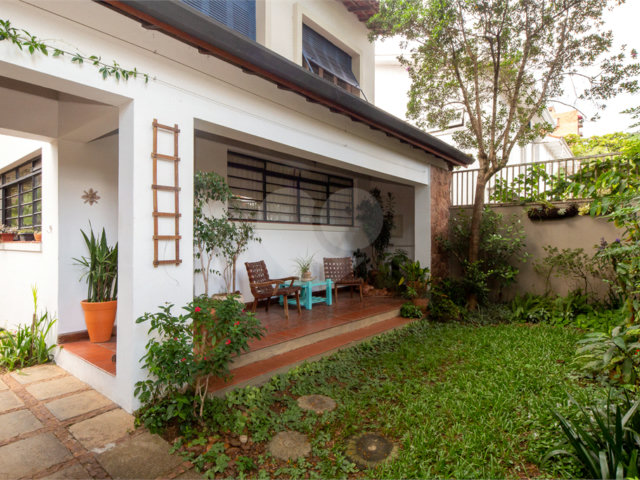 Casa à venda com 3 quartos, sendo 1 suíte,  em Alto da Boa Vista, São Paulo, SP