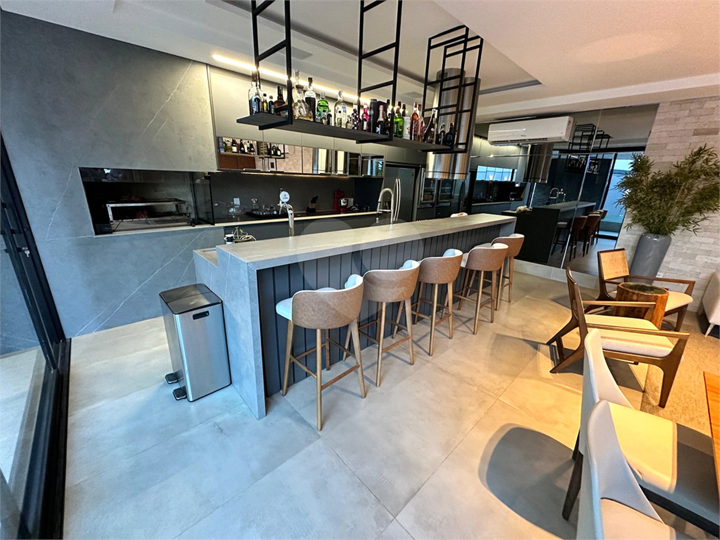 Casa à venda com 3 suítes no condomínio Residencial Florais Itália, Cuiabá - MT