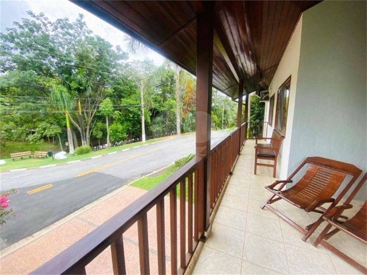 Casa à venda com 3 quartos, sendo 1 suíte, no condomínio Recanto dos Paturis, Vinhedo - SP