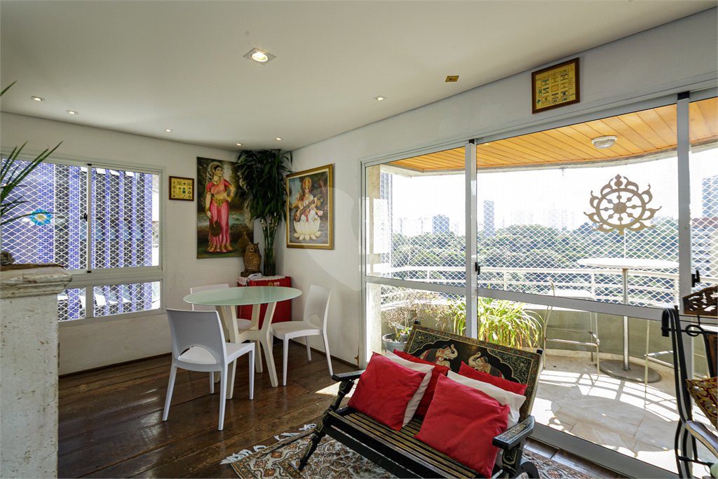 Apartamento à venda com 3 suítes em Morumbi, São Paulo, SP