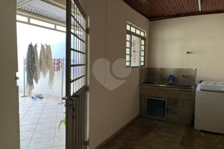 Casa à venda com 3 quartos, sendo 1 suíte, em Vila Todos Os Santos, Indaiatuba, SP