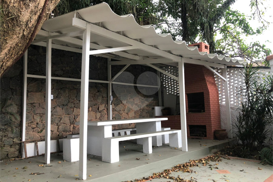 Sobrado à venda com 5 quartos, sendo 1 suíte,  em Tremembé, São Paulo, SP