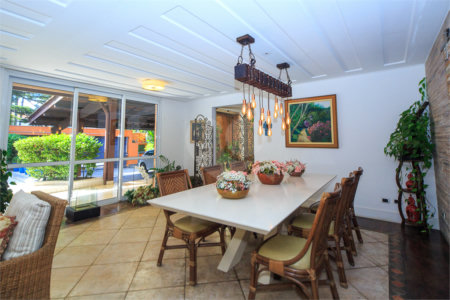Casa Térrea à venda com 4 quartos, sendo 2 suítes, em Jardim Petrópolis, São Paulo, SP