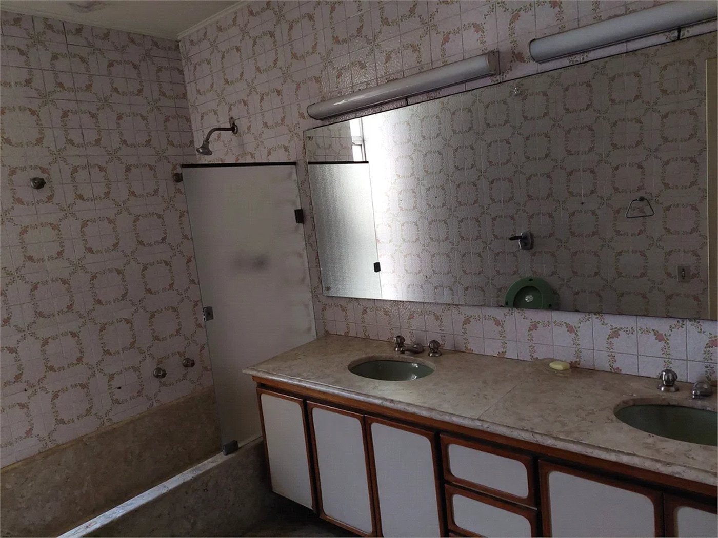 Casa à venda com 3 suítes em Jardim Leonor, São Paulo, SP
