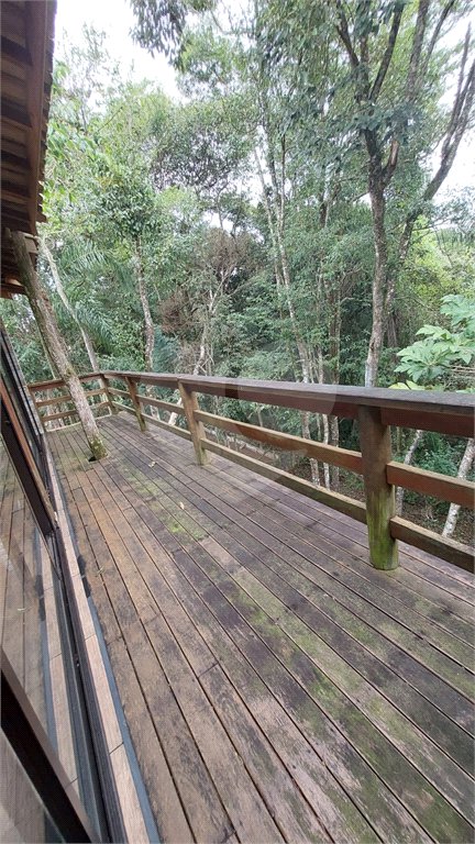 Casa à venda com 4 quartos, sendo 1 suíte, no condomínio Marf II, Bom Jesus dos Perdões - SP
