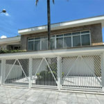 CASA TÉRREA EXCELENTE A VENDA NO TREMEMBÉ - 3 SUÍTES, PISCINA AREA GOURMET E 4 VAGAS DE GARAGEM