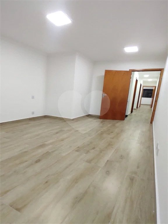 Sobrado à venda na Vila Carrão, 3 quartos (1 suíte)