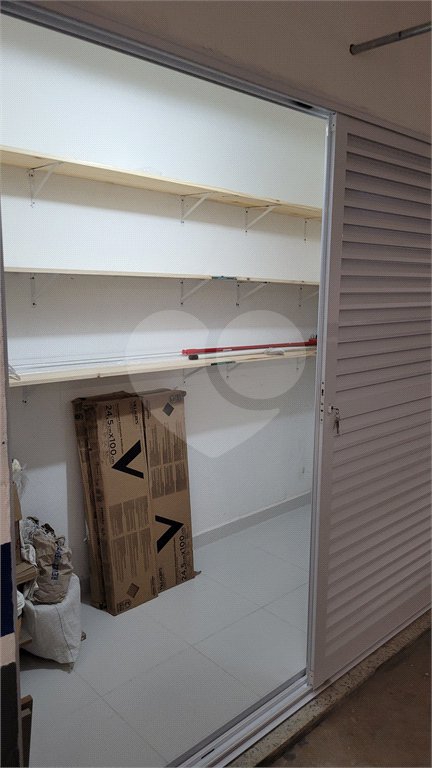 Apartamento de 2 quartos mobiliado à venda no Paraíso