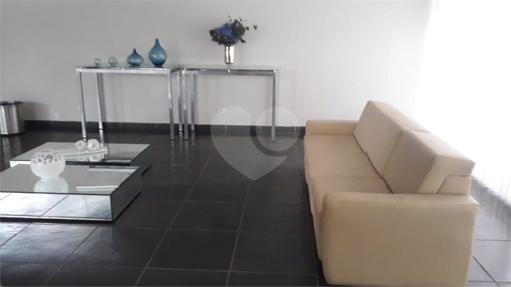 Venda apartamento 2 dormitórios, vaga de garagem fixa, lazer completo. Campo Belo. SP.