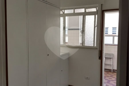 Apartamento à venda no bairro Bela Vista.