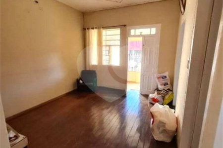 Casa térrea na Vila Lutfalla