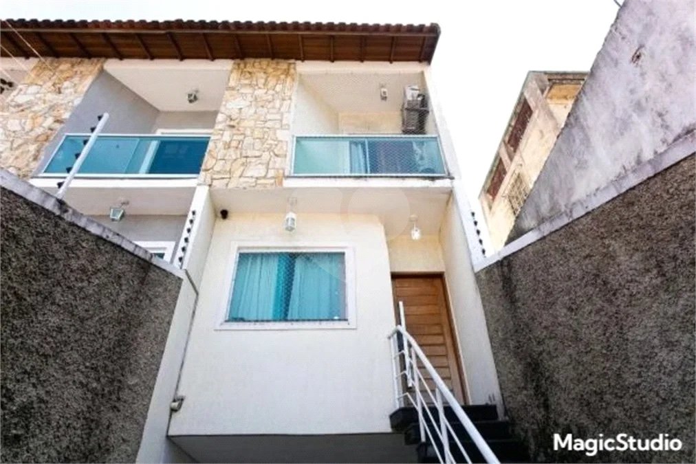 Casa com 153m², 3 dormitórios, sendo 1 suíte, 4 vagas, à venda na Penha.
