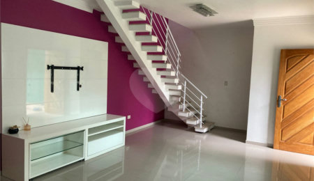 Sobrado à venda com 3 quartos, sendo 1 suíte,  em Vila Constança, São Paulo, SP