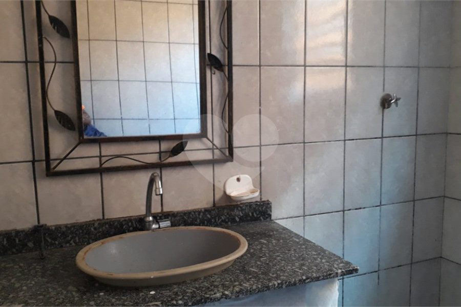 BELA CASA 274 M² C/ 3 QUARTOS 1 SALA 1 COZINHA 3 BANHEIROS 2 VAGAS Para Estacionamento coberta P/ VENDA NA V N Cachoeirinha