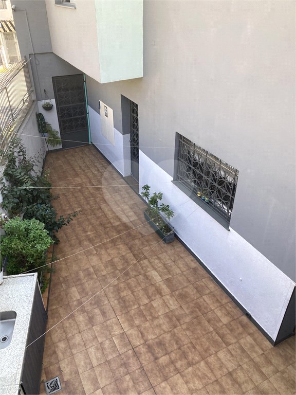 Casa com 4 dormitórios na Saúde.