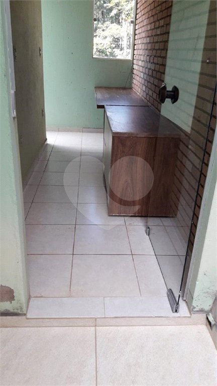 Casa térrea no Condomínio Samambaia.