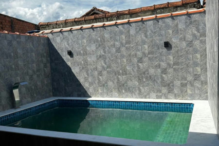 Casa à venda com 2 quartos, sendo 1 suíte, Itanhaém - SP