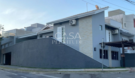Casa em condomínio à venda com 4 quartos, sendo 1 suíte,  em Horto Florestal, Sorocaba, SP