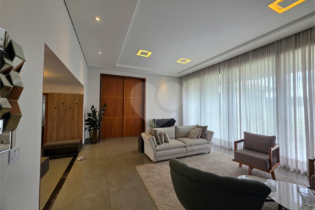 Casa à venda com 4 suítes no condomínio Residencial Jardim Primavera, Louveira - SP