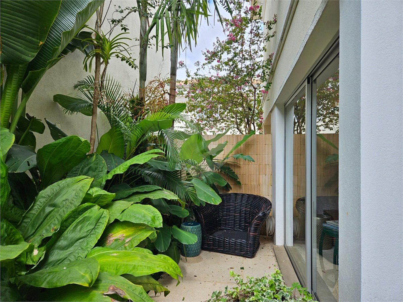 Casa à venda com 4 quartos, sendo 2 suítes,  no condomínio Villa Luxis, São Paulo - SP