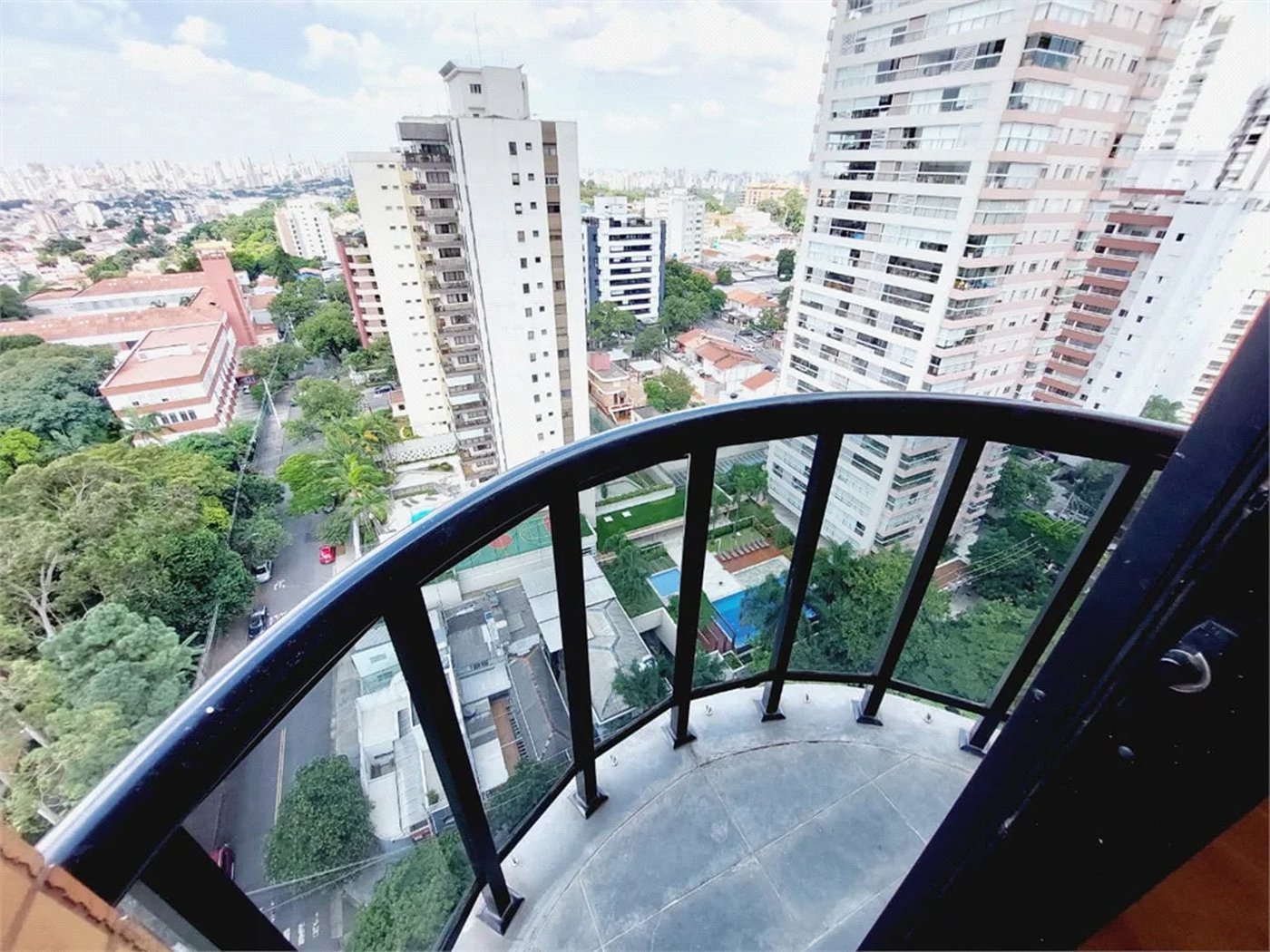 Apartamento à venda com 4 quartos, sendo 2 suítes,  em Alto da Lapa, São Paulo, SP