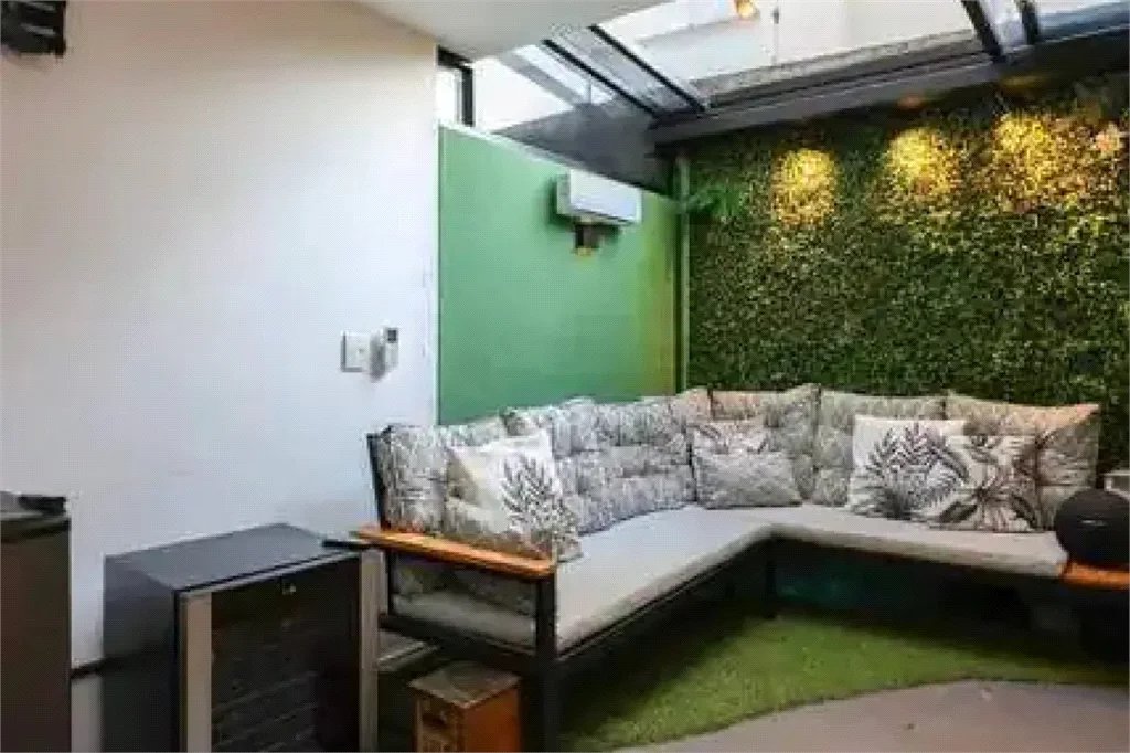 Casa à venda com 2 quartos, sendo 1 suíte, no condomínio Cube Real Parque, São Paulo - SP