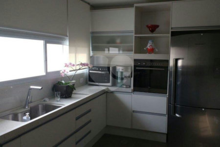 Casa Térrea à venda com 5 quartos, sendo 2 suítes, em Água Fria, São Paulo, SP
