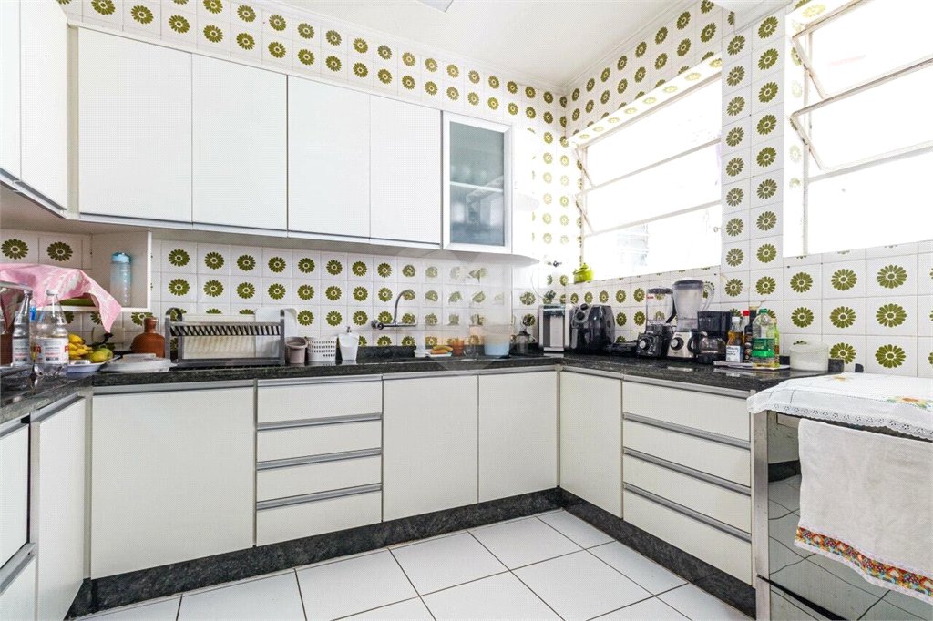 Apartamento à venda com 3 quartos, sendo 1 suíte,  em Santa Cecília, São Paulo, SP