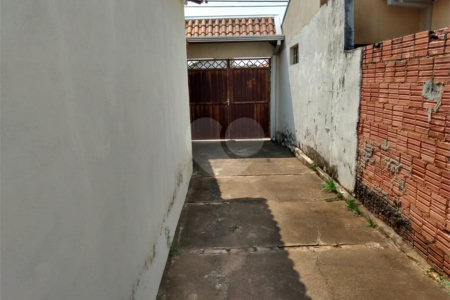 Casa à venda com 4 quartos, sendo 1 suíte, em Jardim Bela Vista, Itapetininga, SP