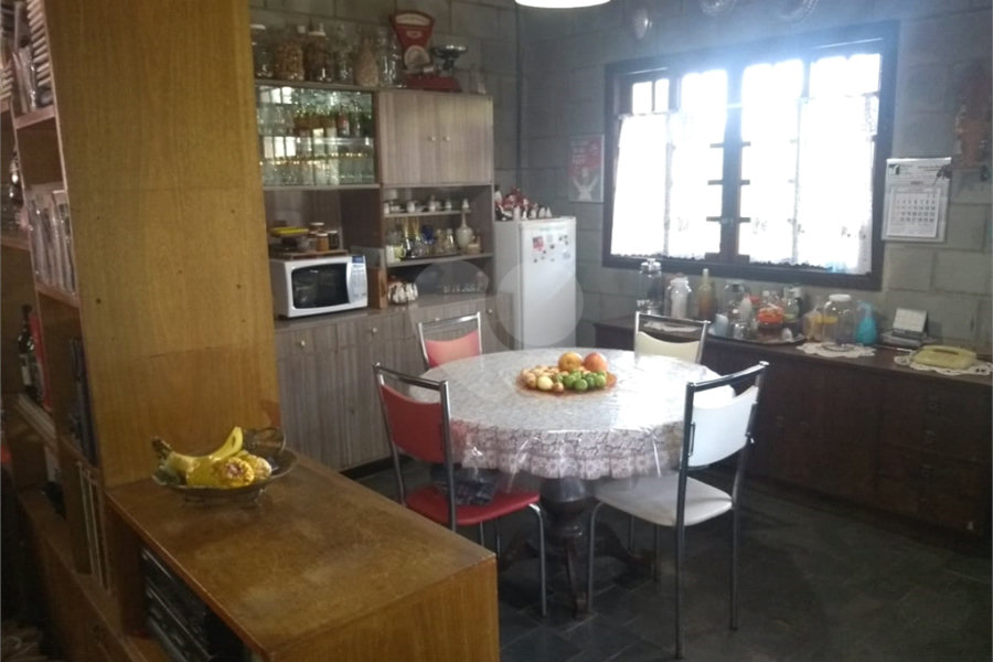 Casa à venda com 3 quartos, sendo 1 suíte, no condomínio Cinco Lagos, Mairiporã - SP