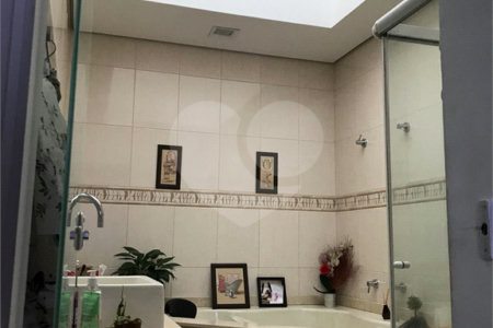 Casa à venda com 4 suítes no condomínio Aruã, Mogi das Cruzes - SP