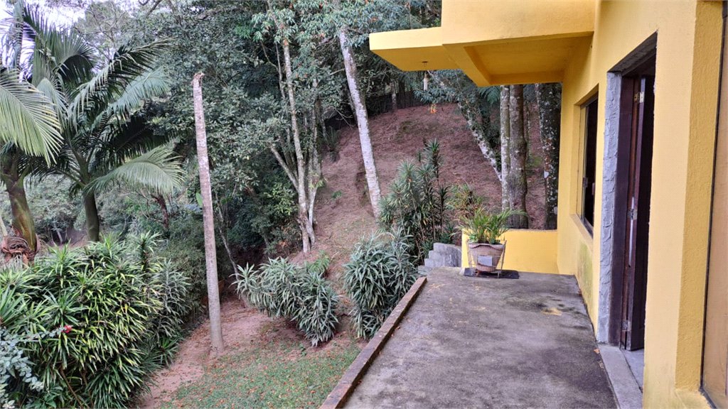 Casa à venda com 3 quartos, sendo 1 suíte, no condomínio Alpes da Cantareira, Mairiporã - SP